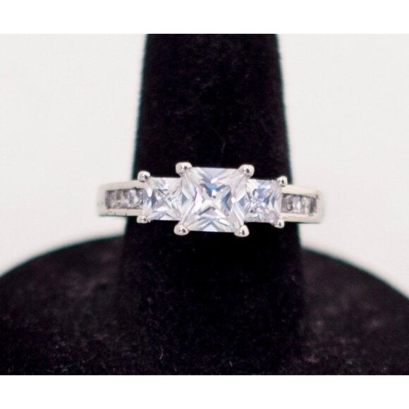 Size 6 1/2, Statement Ring, Shiny Ring, Sparkle Ring, Rhinestone Ring, Mom Ring - Picture 1 of 3